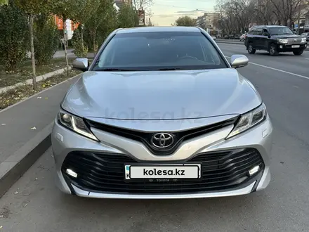 Toyota Camry 2018 года за 12 100 000 тг. в Алматы – фото 2
