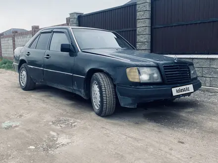 Mercedes-Benz E 230 1991 года за 900 000 тг. в Алматы