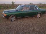 Mercedes-Benz E 200 1982 года за 1 500 000 тг. в Шахтинск – фото 2