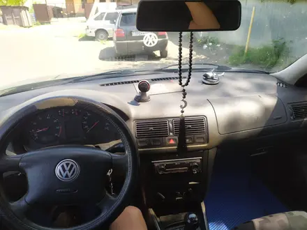 Volkswagen Golf 1997 года за 1 300 000 тг. в Астана – фото 2