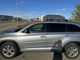 Toyota Highlander 2014 годаүшін10 800 000 тг. в Актобе – фото 3