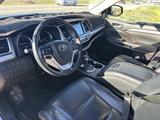 Toyota Highlander 2014 годаүшін10 800 000 тг. в Актобе