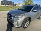 Toyota Highlander 2014 годаүшін10 800 000 тг. в Актобе – фото 4