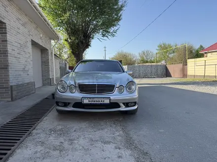 Mercedes-Benz E 320 2005 года за 6 800 000 тг. в Шымкент – фото 3