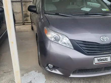 Toyota Sienna 2014 года за 5 300 000 тг. в Атырау – фото 4