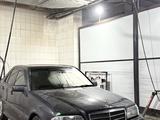 Mercedes-Benz C 180 1994 года за 1 400 000 тг. в Астана – фото 2
