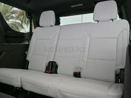 Chevrolet Tahoe Premier 2025 года за 43 500 000 тг. в Семей – фото 19