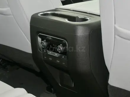 Chevrolet Tahoe Premier 2025 года за 43 500 000 тг. в Семей – фото 18