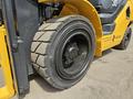 Komatsu  FG30C-17 бензин, 4.5м, 3 тонны, смещение каретки 2015 года за 9 950 000 тг. в Алматы – фото 5