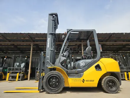 Komatsu  FG30C-17 бензин, 4.5м, 3 тонны, смещение каретки 2015 года за 9 950 000 тг. в Алматы – фото 2