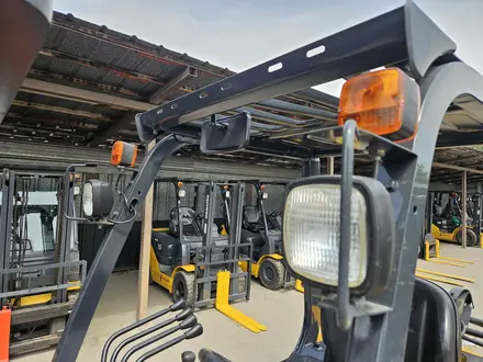 Komatsu  FG30C-17 бензин, 4.5м, 3 тонны, смещение каретки 2015 года за 9 950 000 тг. в Алматы – фото 10