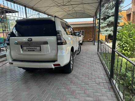 Toyota Land Cruiser Prado 2019 года за 22 800 000 тг. в Алматы – фото 7