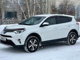 Toyota RAV4 2017 годаүшін11 500 000 тг. в Караганда – фото 4