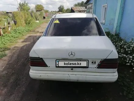 Mercedes-Benz E 200 1991 года за 850 000 тг. в Петропавловск – фото 2