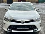 Toyota Camry 2017 года за 12 800 000 тг. в Семей – фото 2