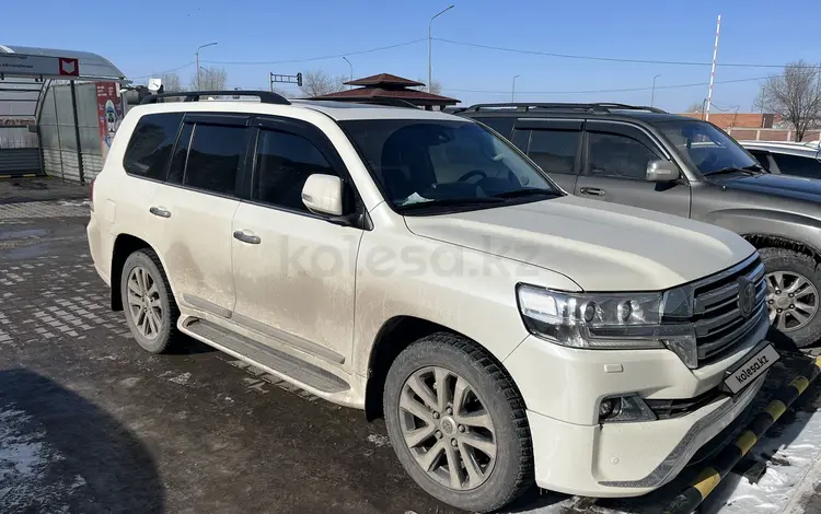 Toyota Land Cruiser 2019 года за 35 000 000 тг. в Астана