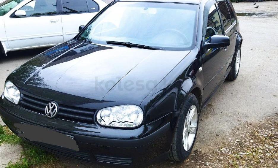 Volkswagen Golf 2002 г.