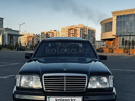 Mercedes-Benz E 220 1995 года за 2 900 000 тг. в Талдыкорган – фото 2