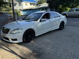Mercedes-Benz S 550 2006 года за 8 500 000 тг. в Алматы – фото 2