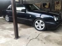 Mercedes-Benz E 280 1997 годаfor3 800 000 тг. в Шымкент