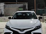 Toyota Camry 2021 года за 14 000 000 тг. в Тараз – фото 2