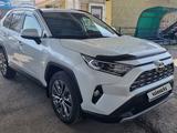 Toyota RAV4 2022 года за 19 700 000 тг. в Алматы