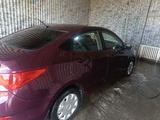 Hyundai Solaris 2011 годаүшін3 700 000 тг. в Семей – фото 3