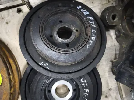 Шкив 2jzfse toyota за 25 000 тг. в Алматы