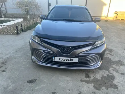 Toyota Camry 2019 года за 11 900 000 тг. в Жезказган – фото 2