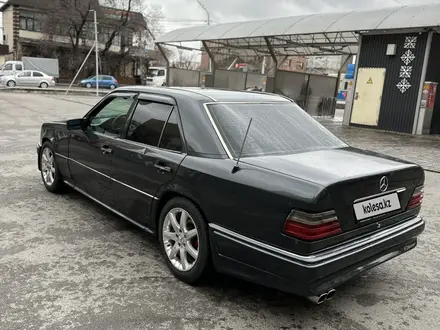 Mercedes-Benz E 320 1993 года за 2 400 000 тг. в Алматы – фото 5