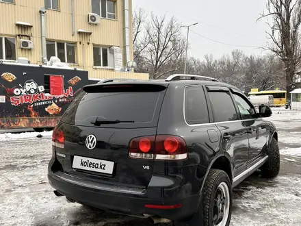 Volkswagen Touareg 2007 года за 6 500 000 тг. в Алматы – фото 4