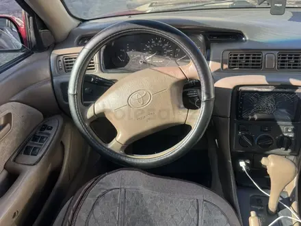 Toyota Camry 1997 года за 2 800 000 тг. в Семей – фото 4