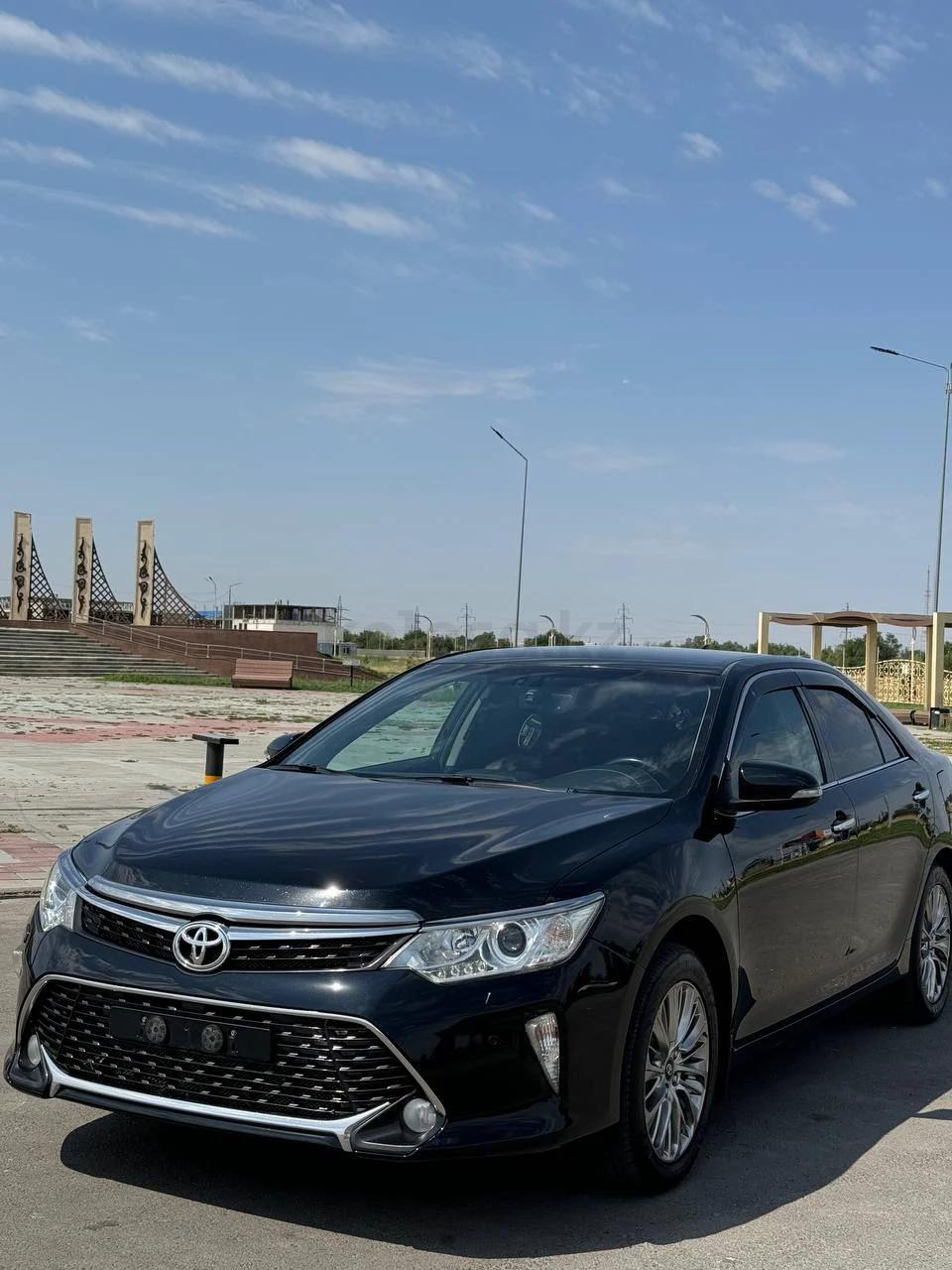 Toyota Camry 2015 г.