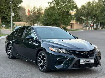 Toyota Camry 2018 года за 13 000 000 тг. в Шымкент