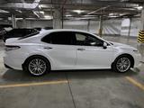 Toyota Camry 2019 года за 16 500 000 тг. в Шымкент – фото 2