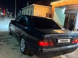 Mercedes-Benz E 240 1999 года за 2 400 000 тг. в Кызылорда – фото 2