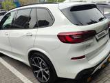 BMW X5 2022 года за 47 000 000 тг. в Астана – фото 2