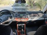 Toyota Camry 2002 годаүшін4 600 000 тг. в Семей – фото 2