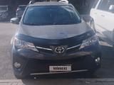 Toyota RAV4 2015 годаfor8 450 000 тг. в Астана