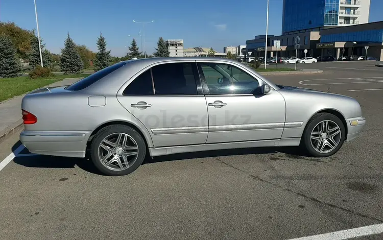 Mercedes-Benz E 430 2000 годаfor4 500 000 тг. в Талдыкорган