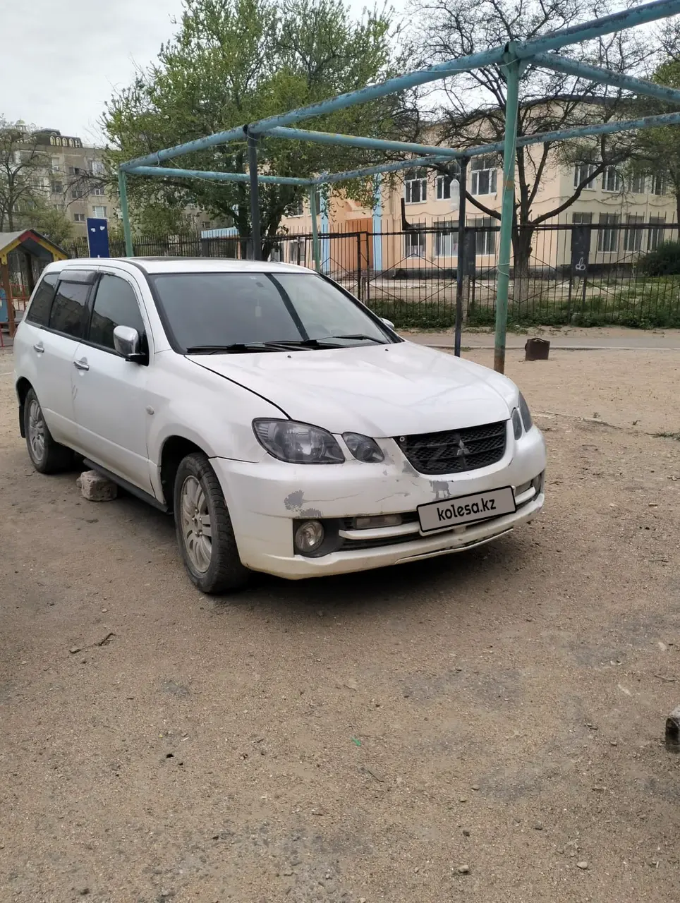 Mitsubishi Airtrek, 2001