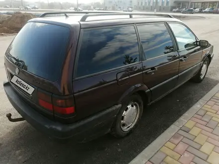 Volkswagen Passat 1993 года за 1 550 000 тг. в Караганда – фото 2