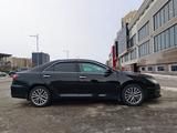 Toyota Camry 2016 годаfor11 700 000 тг. в Актобе