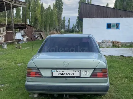 Mercedes-Benz E 230 1987 года за 1 400 000 тг. в Тараз – фото 2