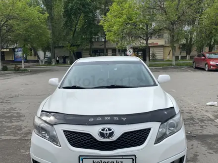 Toyota Camry 2009 года за 7 400 000 тг. в Тараз – фото 2