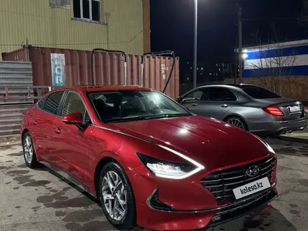 Hyundai Sonata 2020 года за 9 500 000 тг. в Караганда