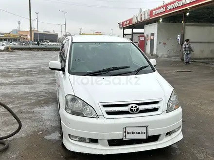 Toyota Ipsum 2004 года за 4 400 000 тг. в Атырау – фото 2