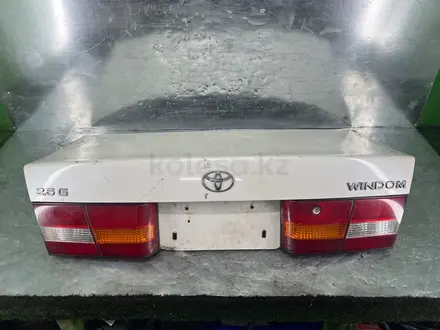 Привозная крышка багажника Toyota Windom XV20! за 40 000 тг. в Астана