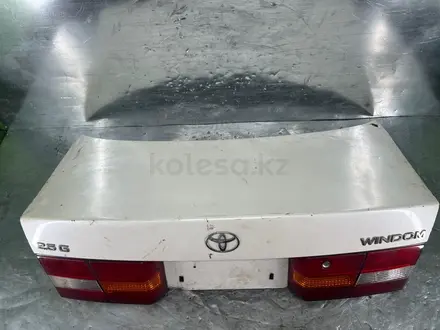 Привозная крышка багажника Toyota Windom XV20! за 40 000 тг. в Астана – фото 2