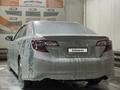 Toyota Camry 2014 года за 5 100 000 тг. в Актобе – фото 2